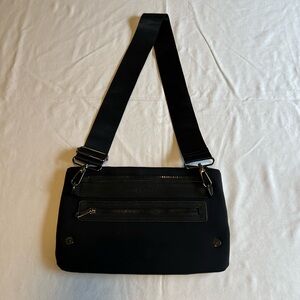 Caraa x Athleta Black Neoprene Crossbody Belt Bag EUC